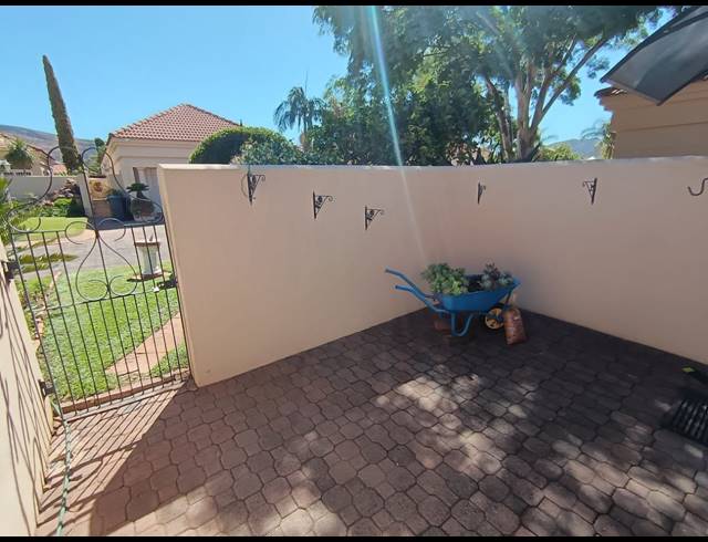 3 BEDROOM TOWNHOUSE FOR SALE IN PROTEA PARK